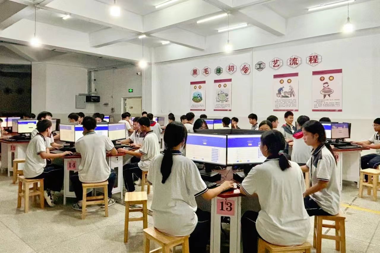 学校组织开展高一、高二年级心理健康测试